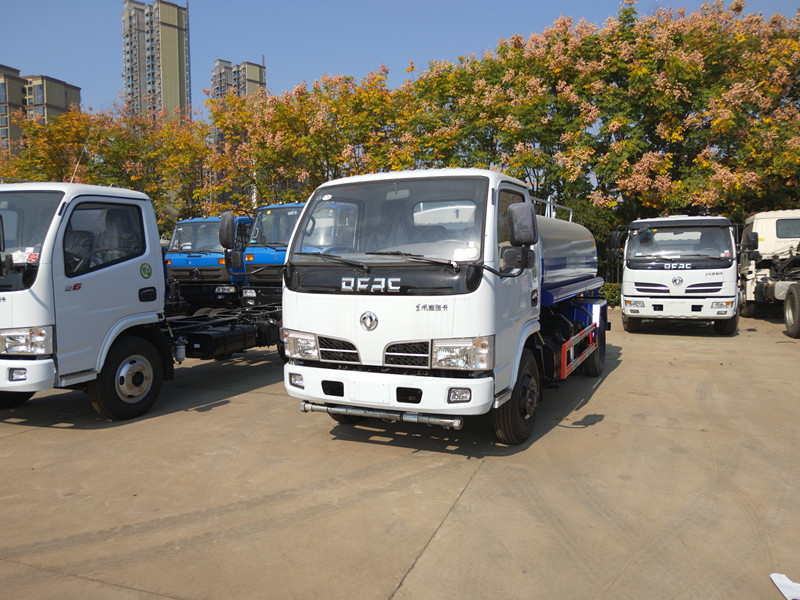 內(nèi)江灑水車廠家直銷-內(nèi)江灑水車價(jià)格報(bào)價(jià)-程力環(huán)衛(wèi)廠家 內(nèi)江灑水車廠家直銷-內(nèi)江灑水車價(jià)格報(bào)價(jià)-程力環(huán)衛(wèi)廠家