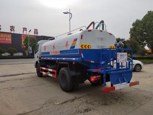 多功能綠化灑水車(chē) 多功能綠化灑水車(chē)