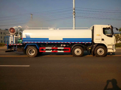 東風柳氣前四后四灑水噴霧車 東風柳氣前四后四灑水噴霧車