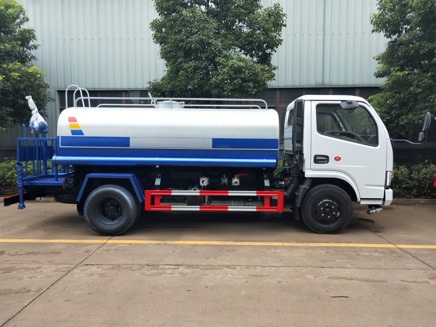 專用灑水車 專用灑水車