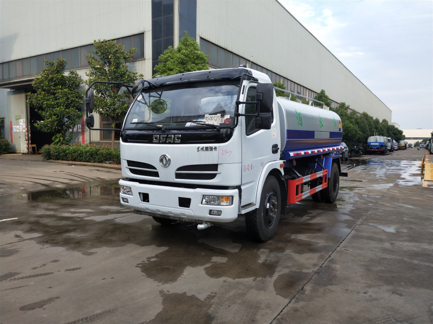 煤礦區灑水車為環境做出改善-湖北程力 煤礦區灑水車為環境做出改善-湖北程力