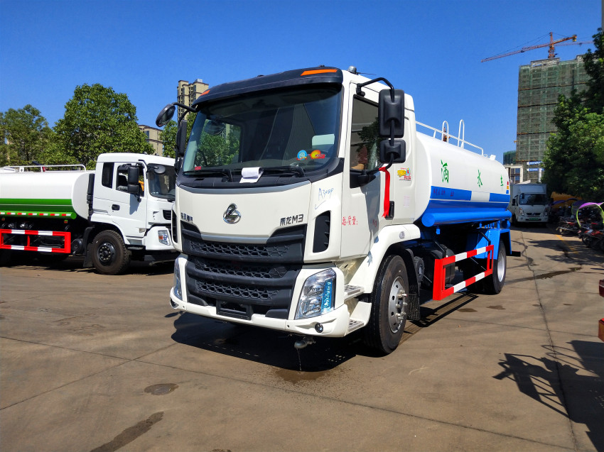 工地抑塵專用工程灑水車,和諧環境需要共同創建-湖北程力 工地抑塵專用工程灑水車,和諧環境需要共同創建-湖北程力