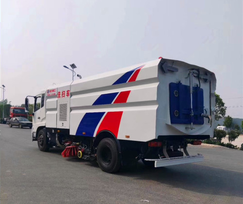 東風天錦掃路車 東風天錦掃路車