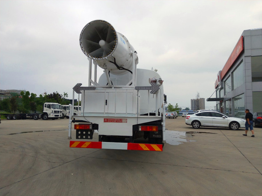 抑塵車生產廠家推薦:東風天錦霧炮車廠家直銷 抑塵車生產廠家推薦:東風天錦霧炮車廠家直銷
