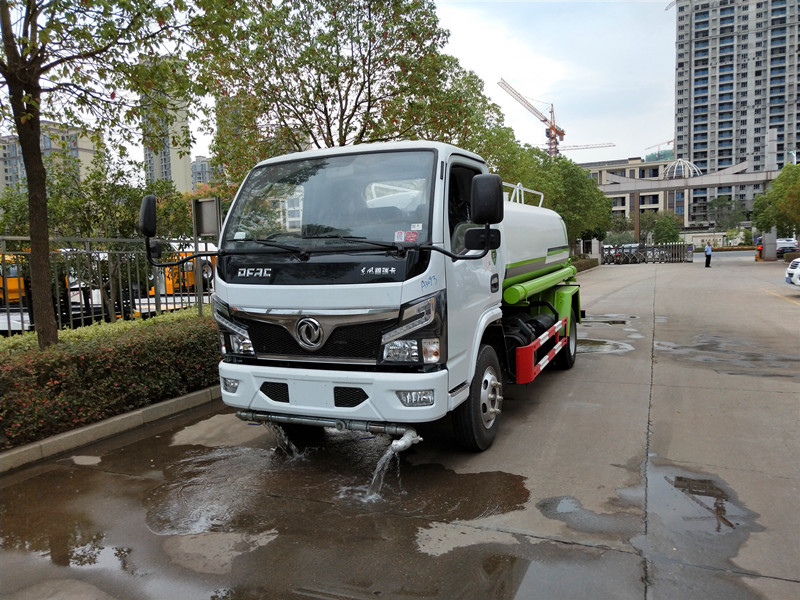 東風(fēng)小多利卡5噸灑水車-5方灑水車廠家報(bào)價(jià) 東風(fēng)小多利卡5噸灑水車-5方灑水車廠家報(bào)價(jià)