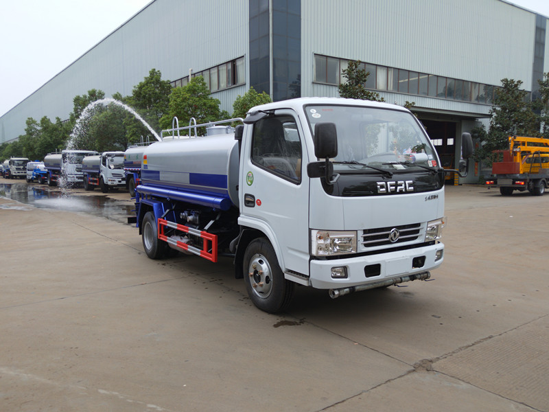 工地小型灑水車,東風(fēng)5噸灑水車價格,園林灑水車廠家 工地小型灑水車,東風(fēng)5噸灑水車價格,園林灑水車廠家