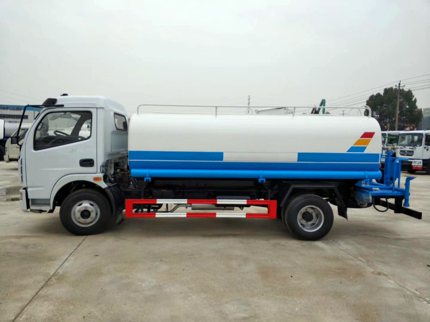東風8噸帶霧炮灑水車-灑水車-在哪里買價格優(yōu) 東風8噸帶霧炮灑水車-灑水車-在哪里買價格優(yōu)