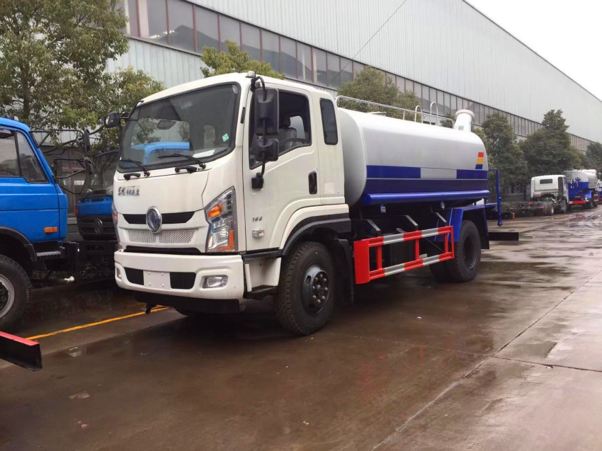 城市灑水車-灑水車為什么要在城市道路上灑水-程力集團 城市灑水車-灑水車為什么要在城市道路上灑水-程力集團