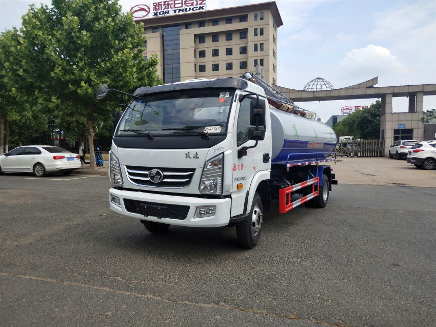 東風多利卡9方吸糞車價格配置資料-8方吸糞車價格報價-程力集團 東風多利卡9方吸糞車價格配置資料-8方吸糞車價格報價-程力集團