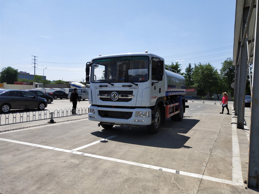 程力威牌CLW5180GSSYT6型環(huán)衛(wèi)灑水車-程力烏魯木齊灑水車廠家銷售 程力威牌CLW5180GSSYT6型環(huán)衛(wèi)灑水車-程力烏魯木齊灑水車廠家銷售