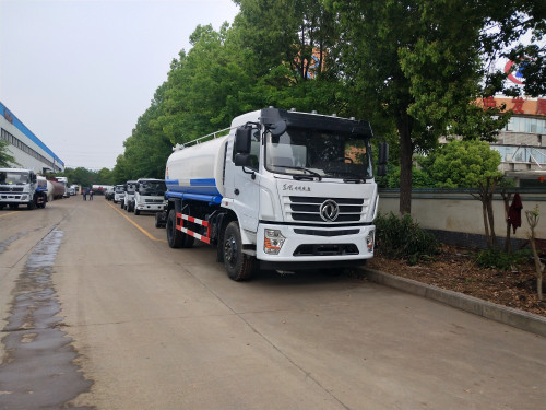 公路用灑水車(chē) 公路用灑水車(chē)