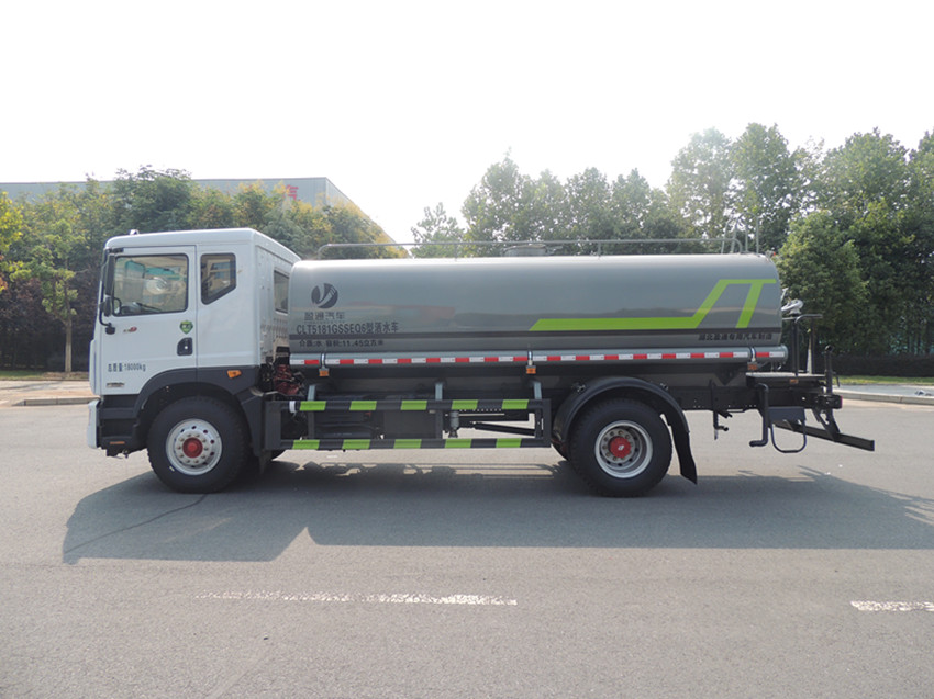 工地的灑水車 工地的灑水車