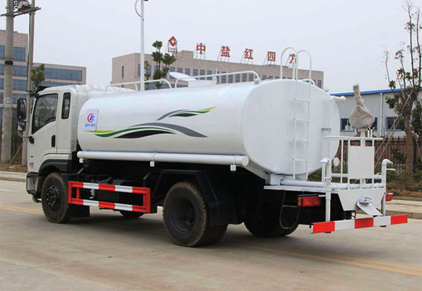 東風專底12噸D1灑水車后面圖